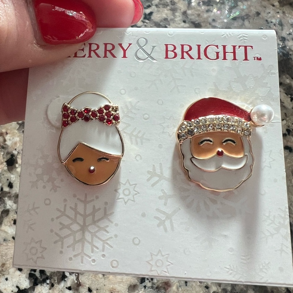 Christmas earrings. Mr. And Mrs. Claus!